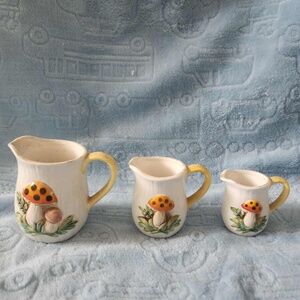 Merry Mushroom measuring cup pitcher set